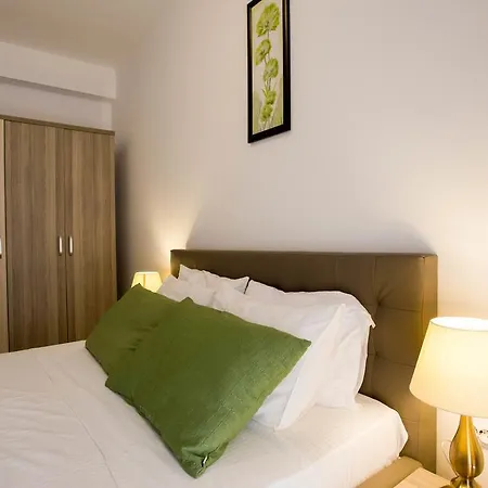 Apartment Bliss - Summerland